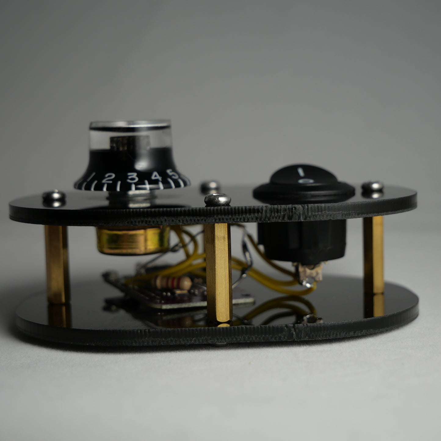 Black Acrylic Compact Midi Controller with 1 Latching Note Button 1 Potentiometer Knob and LED