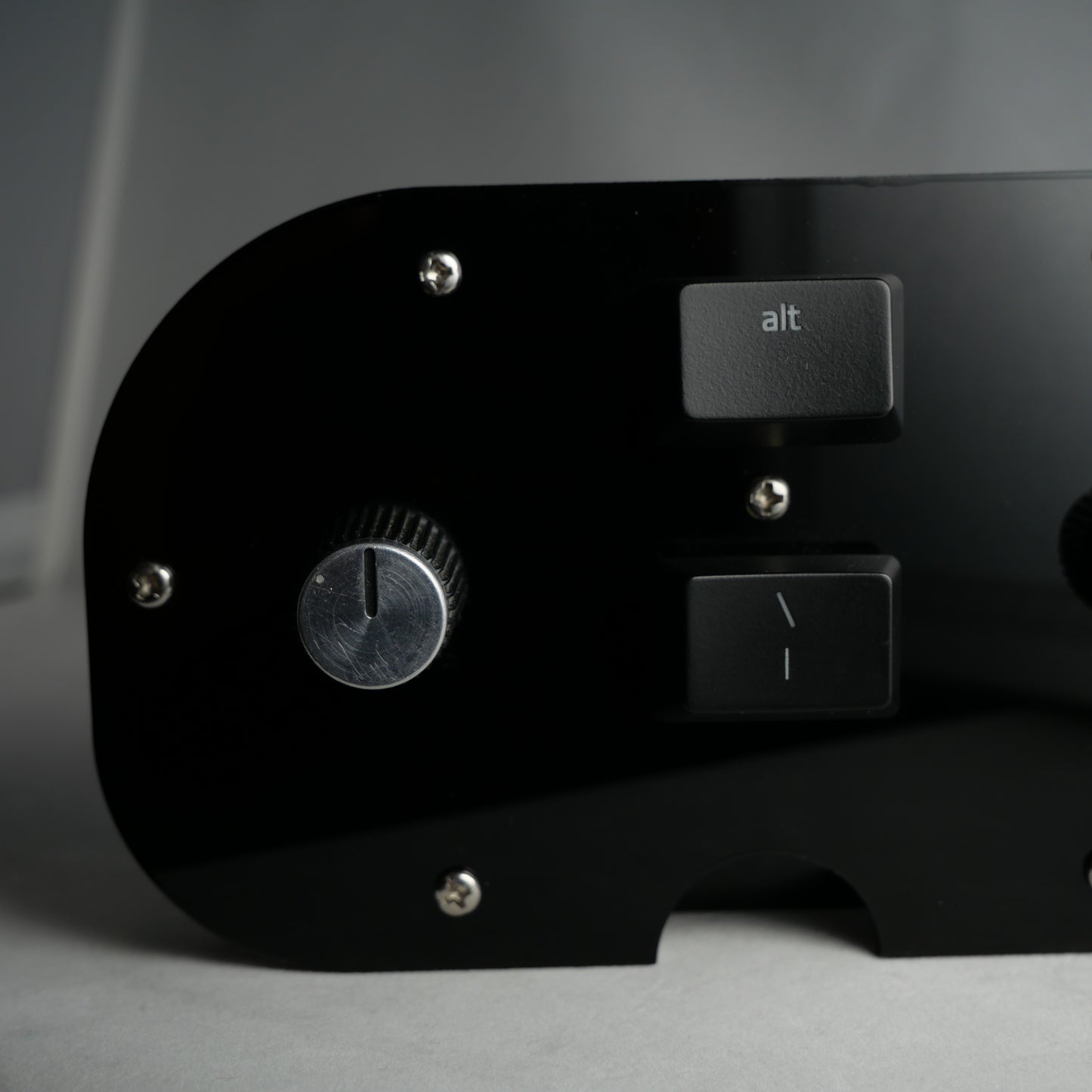 Black Black Acrylic Midi Controller with 2 Note Buttons and 2 Potentiometer KnobsAcrylic Compact Midi Controller with 1 Latching Note Button 1 Potentiometer Knob and LED (Copy)