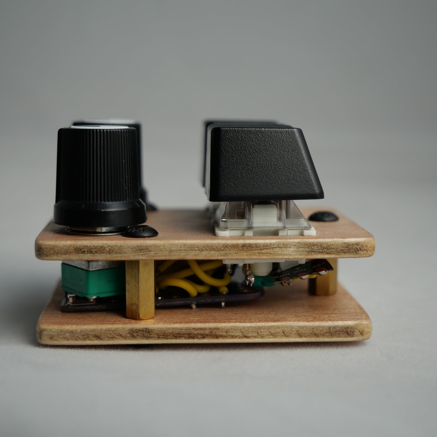 madMidiMini White