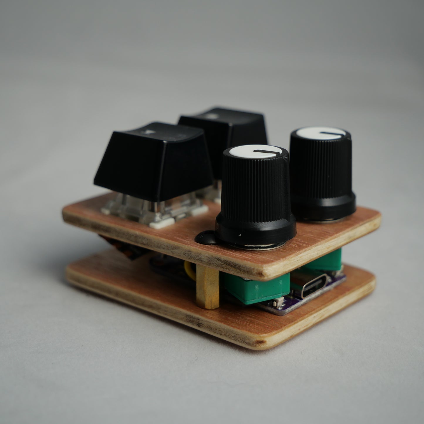 madMidiMini White