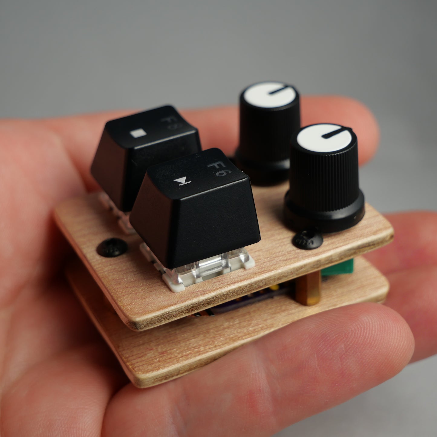 madMidiMini White