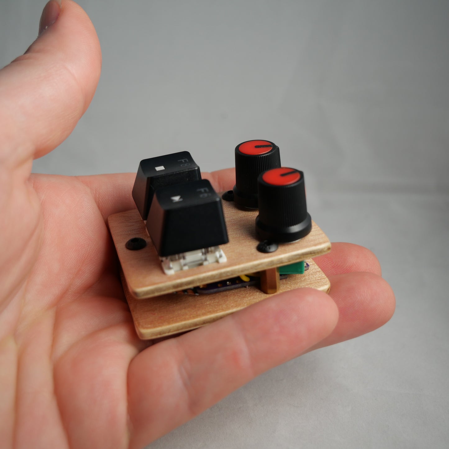 madMidiMini Red