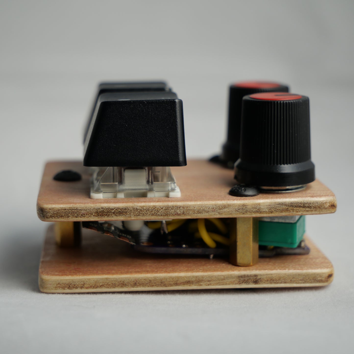 madMidiMini Red