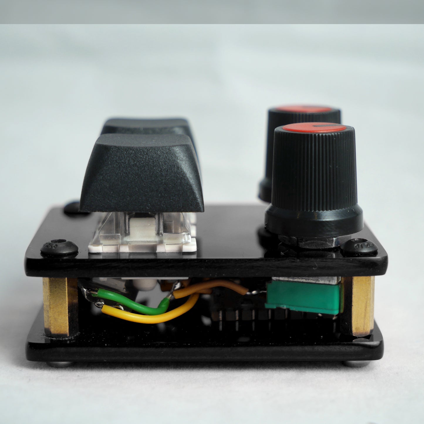 madMidiMini Acrylic Black