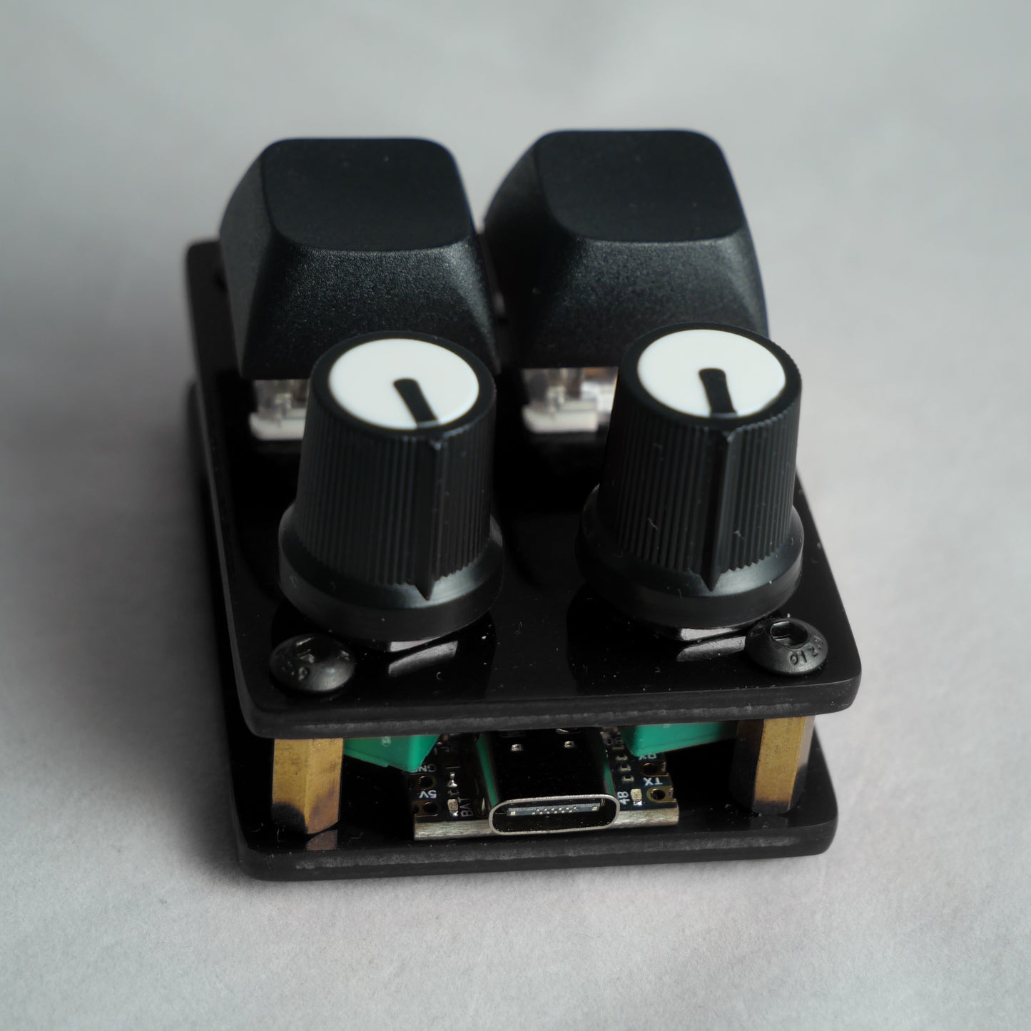madMidiMini Acrylic Black