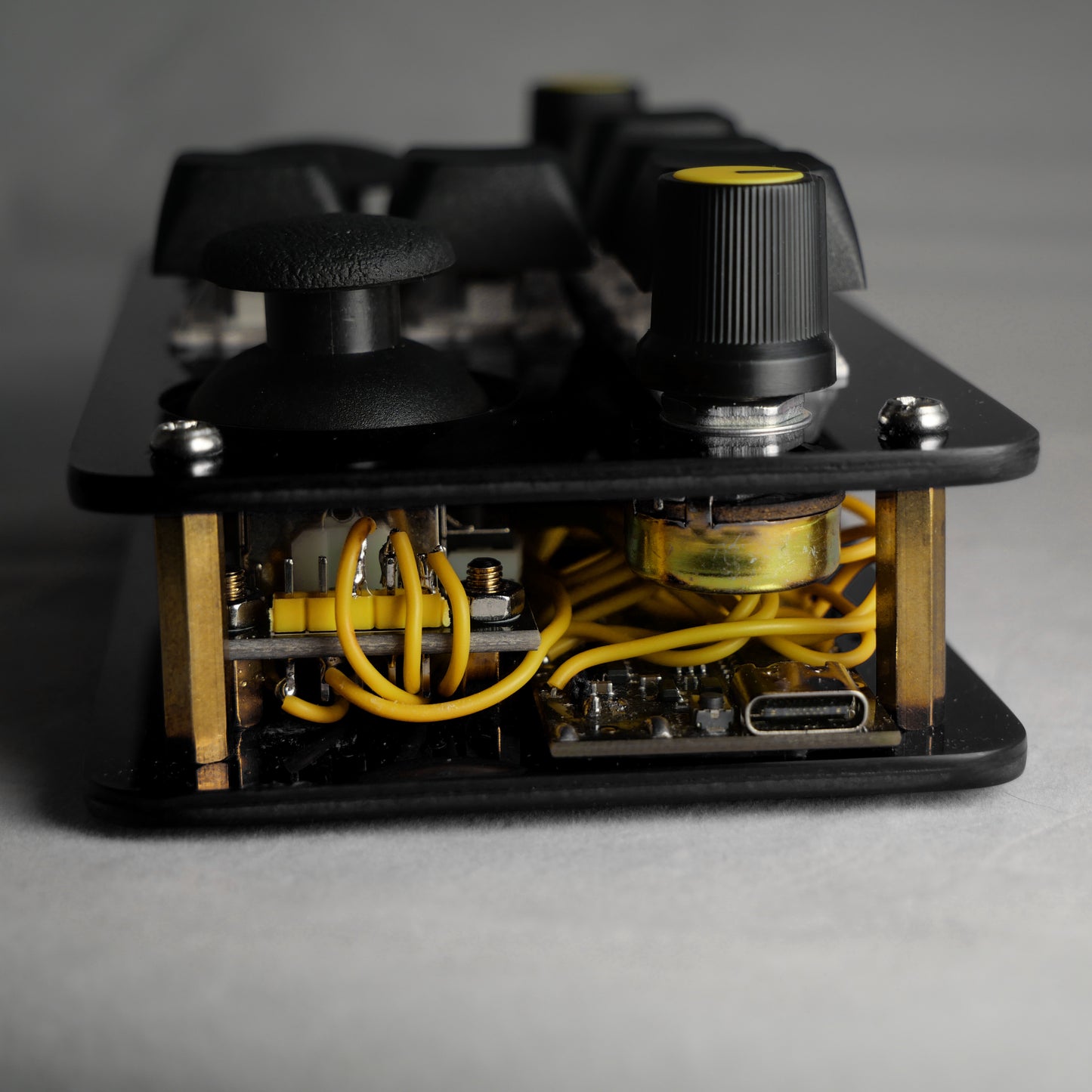madMidi Acrylic Wireless Black & Yellow