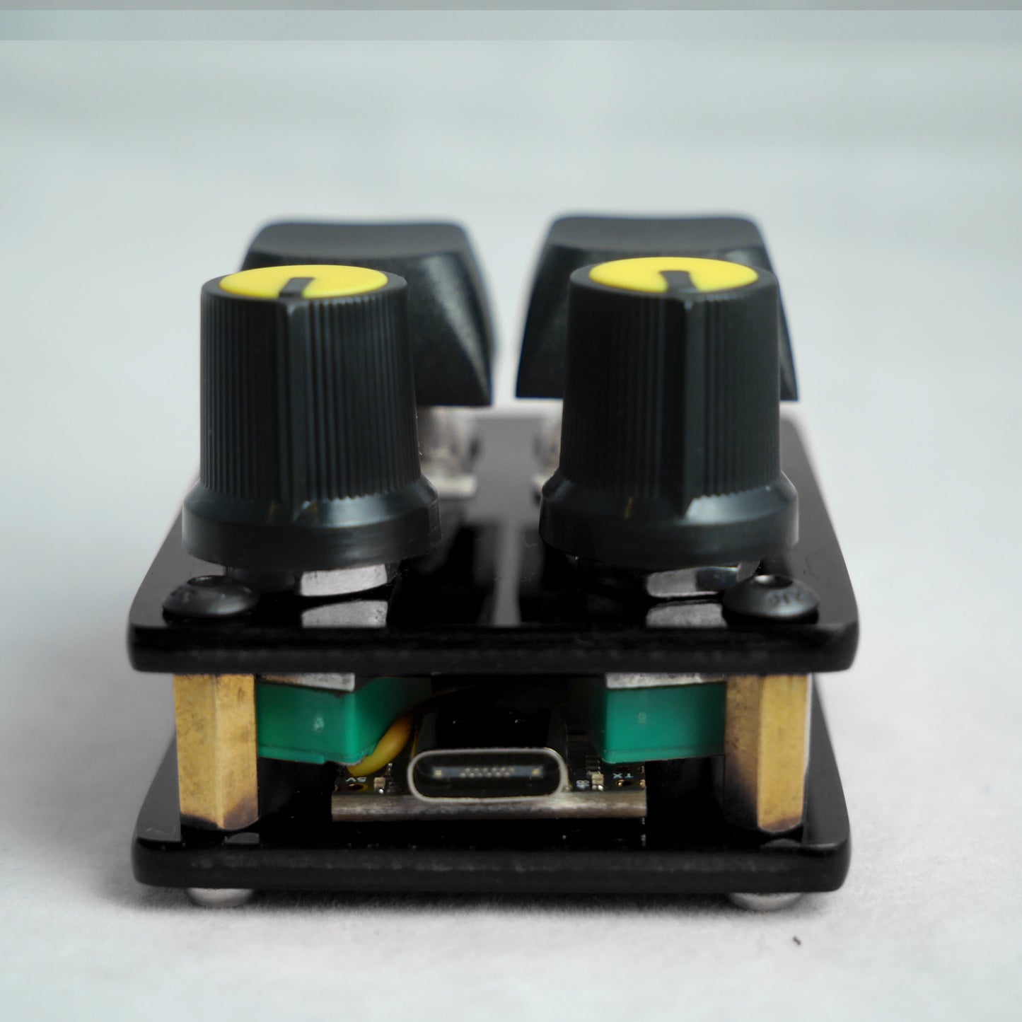 madMidiMini Acrylic Black