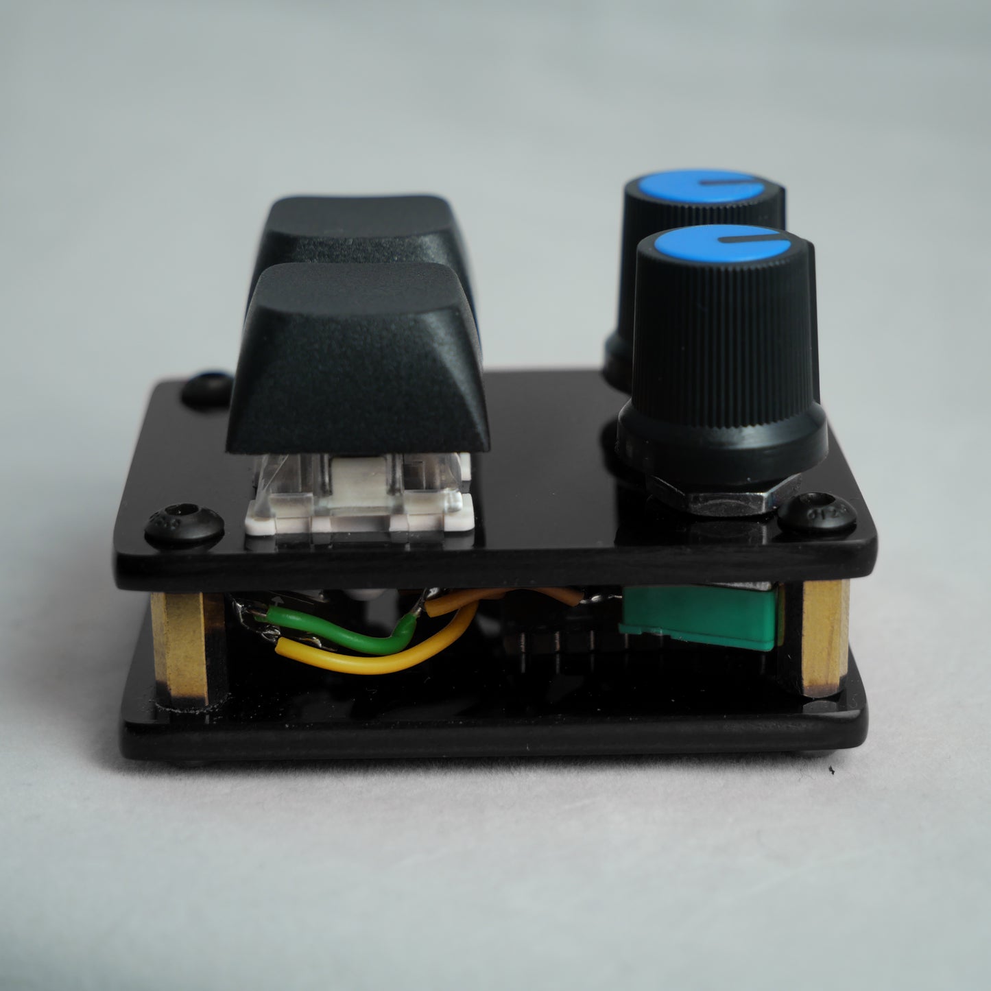 madMidiMini Acrylic Black