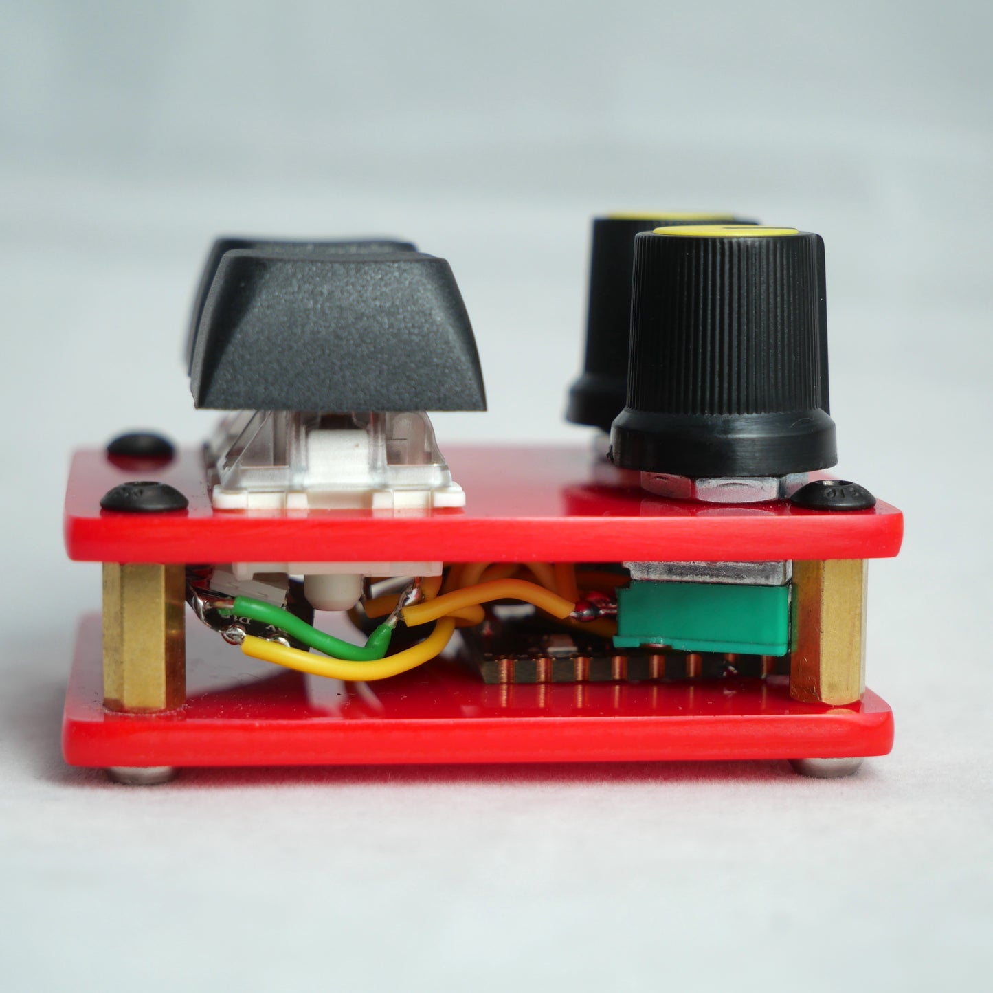 madMidiMini Acrylic Red
