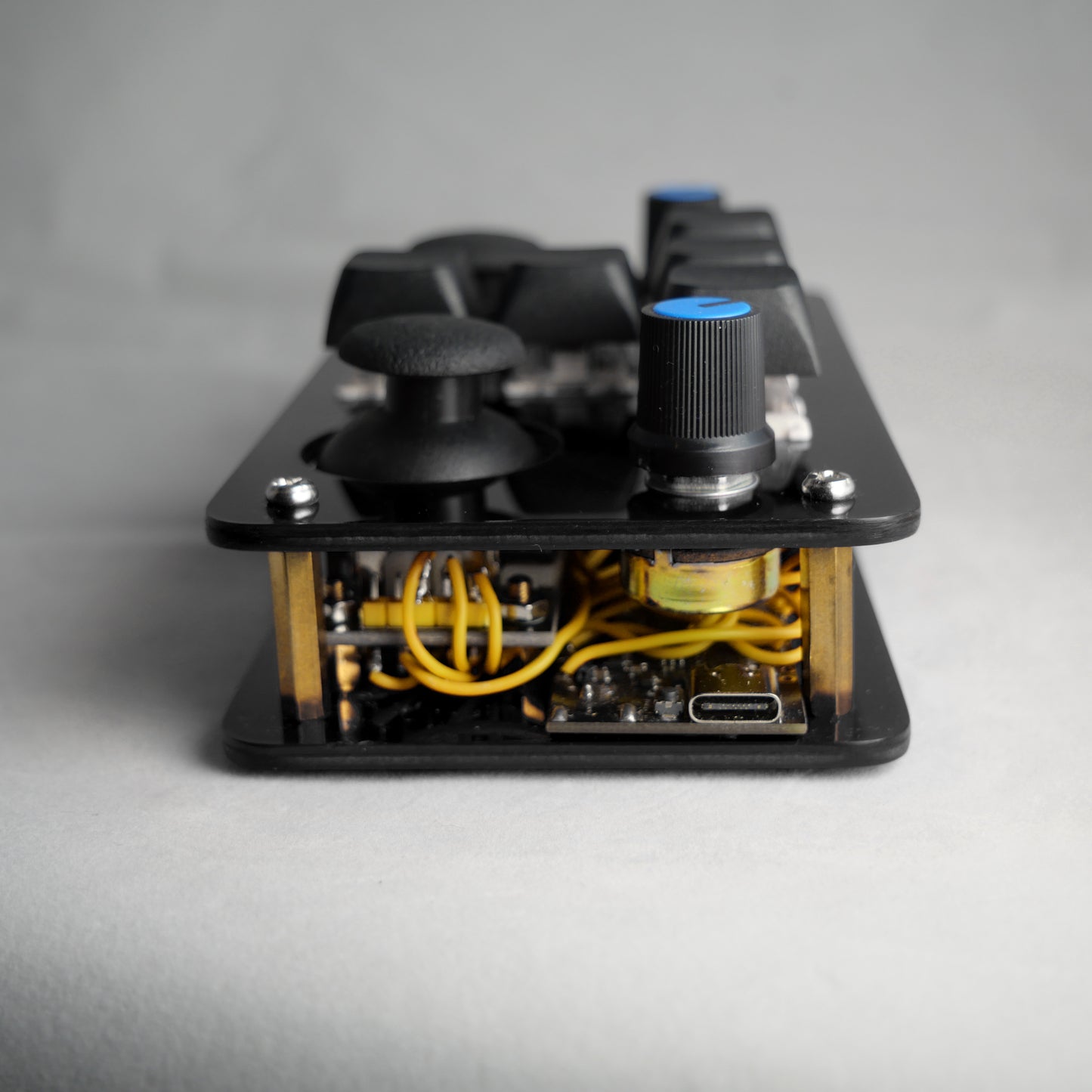 madMidi Acrylic Wireless Black and Blue