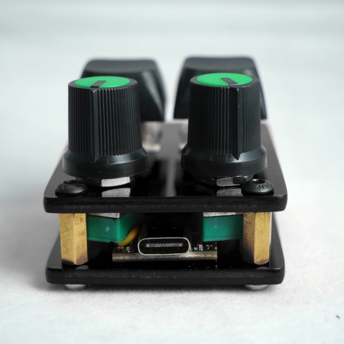 madMidiMini Acrylic Black