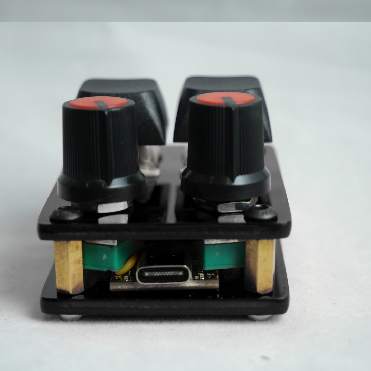 madMidiMini Acrylic Black